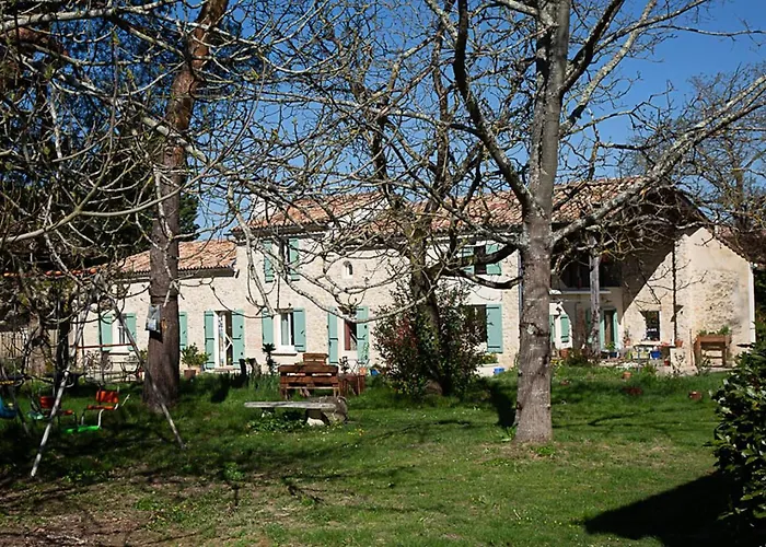 캠프장 La Dorepontaise Roulotte *